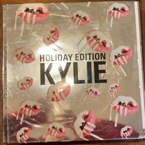 KYLIE HOLIDAY EDITION BUNDLE